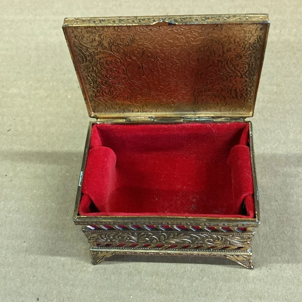 Gold vintage footed trinket box “portrait of a young girl “‎ by Renoir 1841-1919